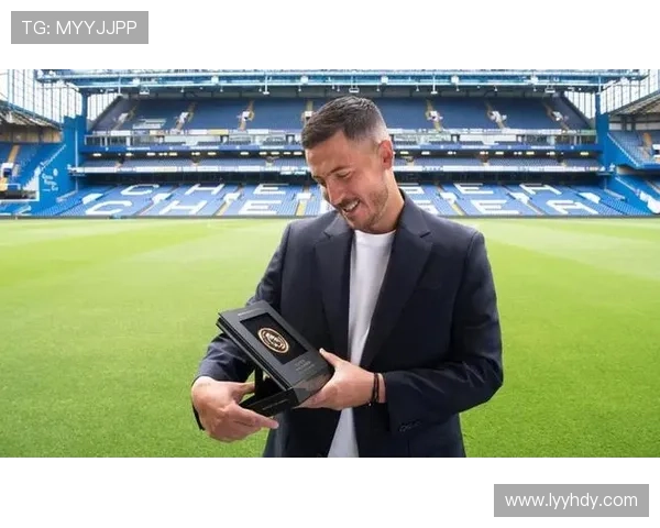 所有人都知道你入选英超名人堂实至名归这是荣耀与实力的完美证明